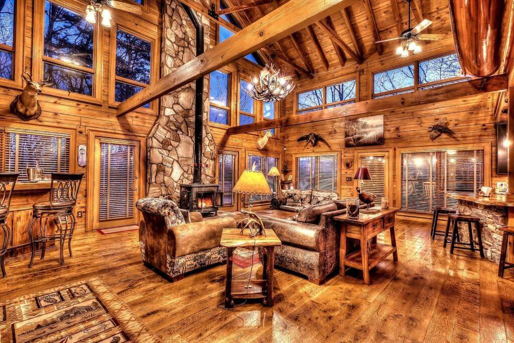 Blue Ridge Bliss- Spacious Cabin, Pets, Hot Tub! Bagian luar foto