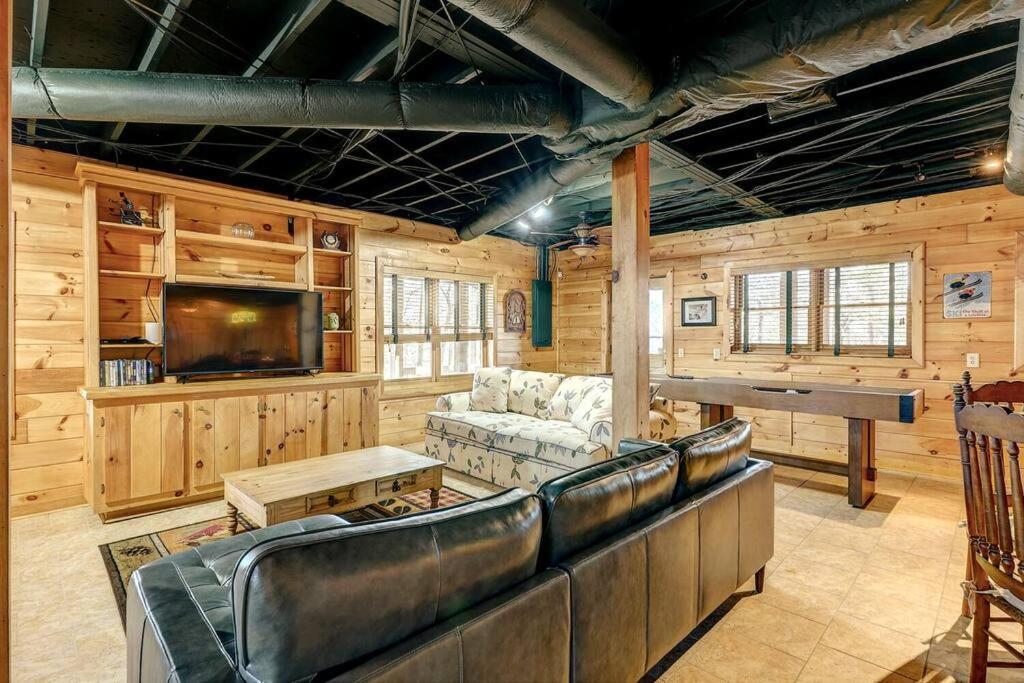 Blue Ridge Bliss- Spacious Cabin, Pets, Hot Tub! Bagian luar foto