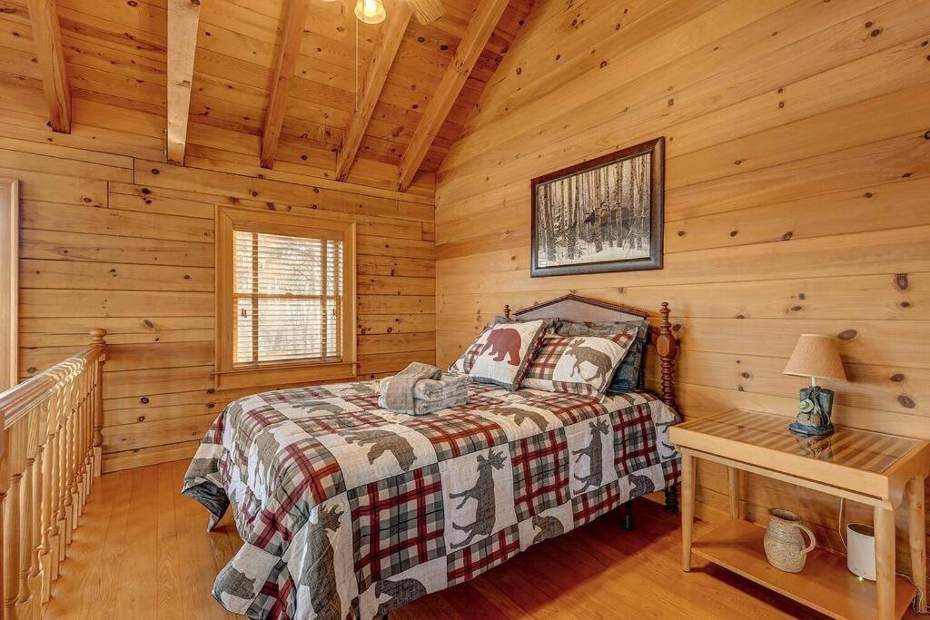Blue Ridge Bliss- Spacious Cabin, Pets, Hot Tub! Bagian luar foto