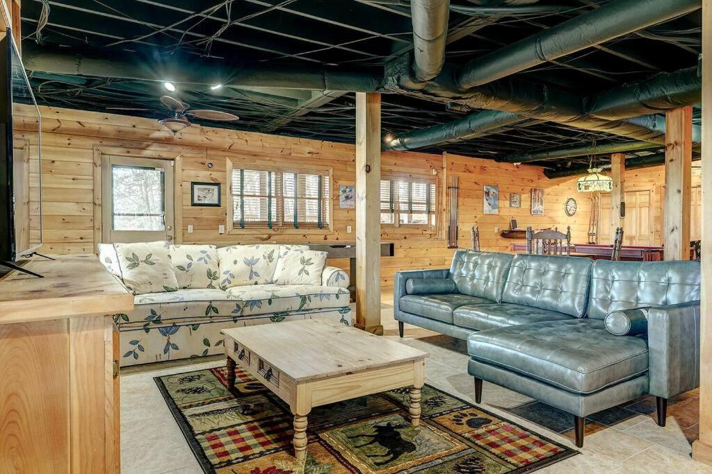 Blue Ridge Bliss- Spacious Cabin, Pets, Hot Tub! Bagian luar foto