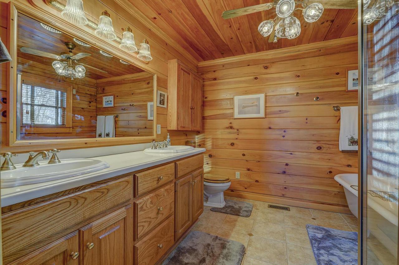 Blue Ridge Bliss- Spacious Cabin, Pets, Hot Tub! Bagian luar foto